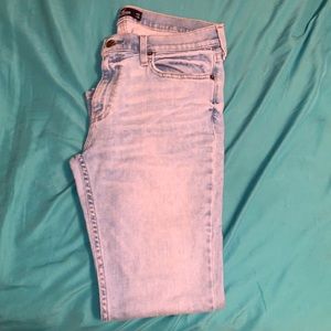 Hollister, W 32, L 30, light blue